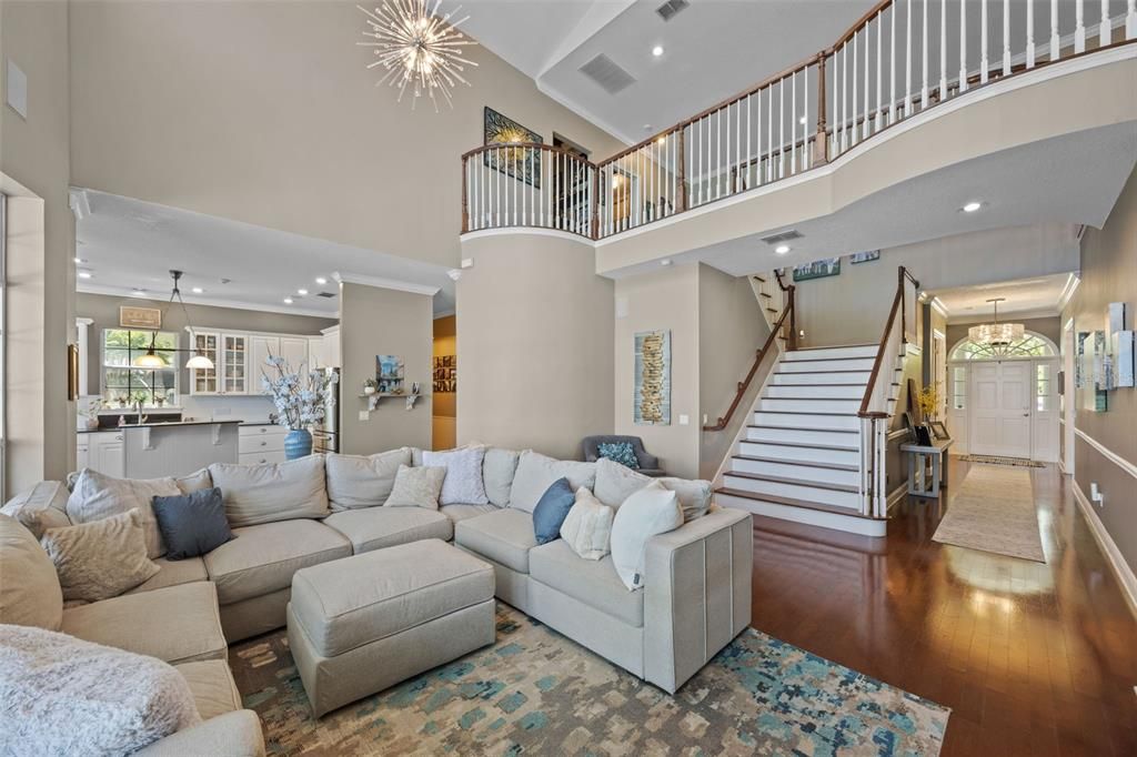 Interior, Living room, Pendant Lights, Recessed Lighting, Wood Texture Flooring