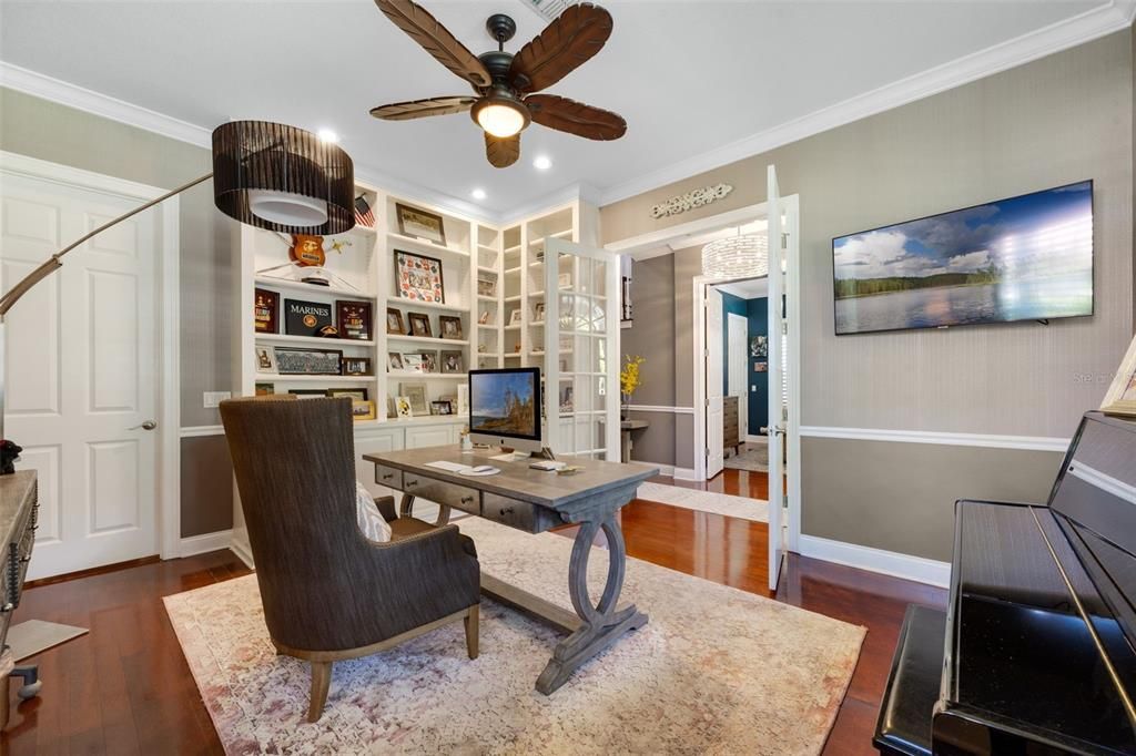 Home Office, Interior, Recessed Lighting, Wood Texture Flooring