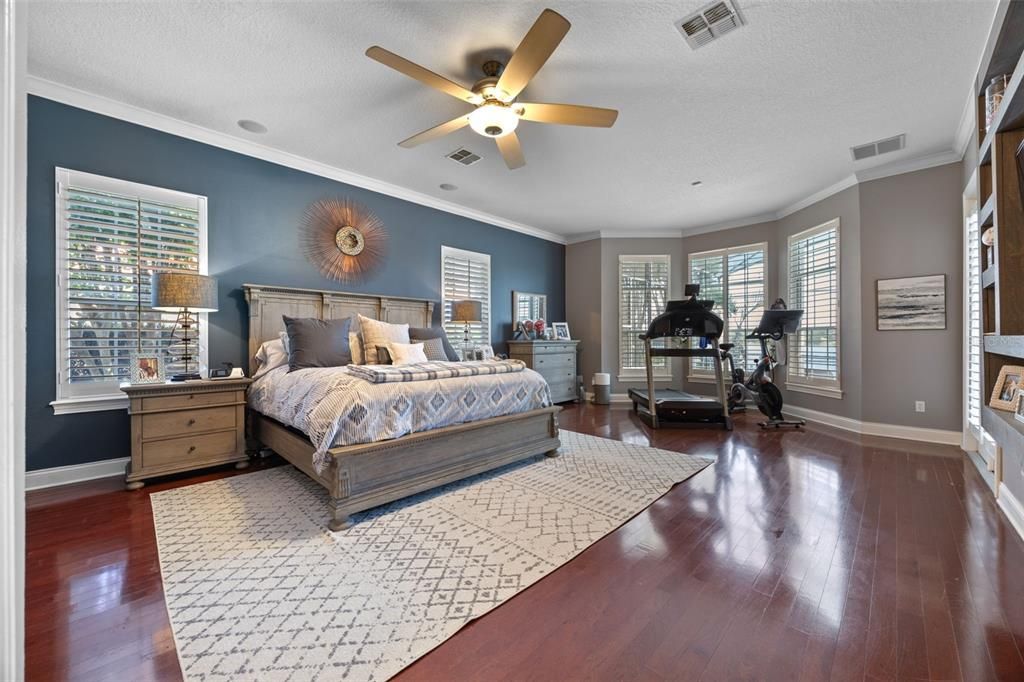 Bedroom, Fitness Equipment, Interior, Wood Texture Flooring