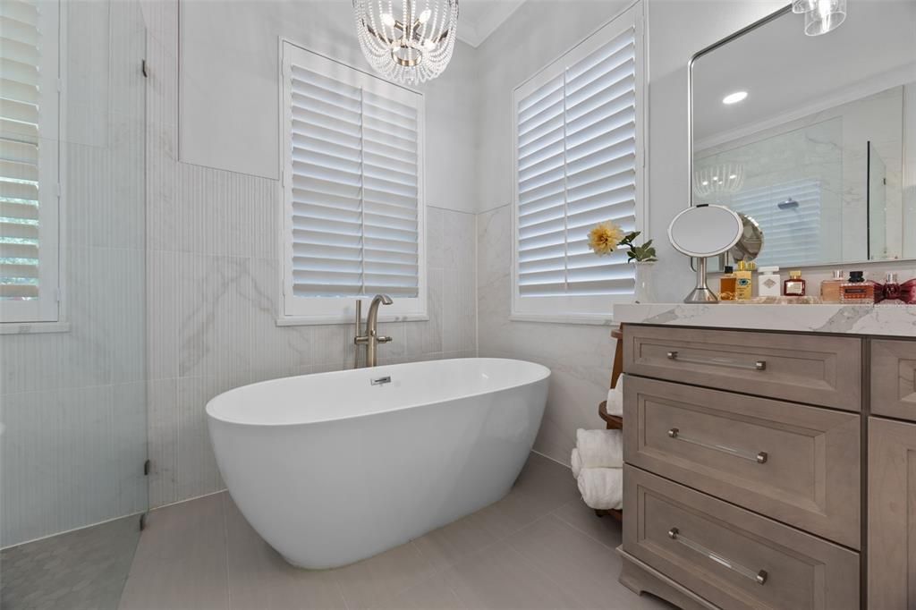 Bathroom, Chandelier, Free Standing Baths, Interior, Recessed Lighting