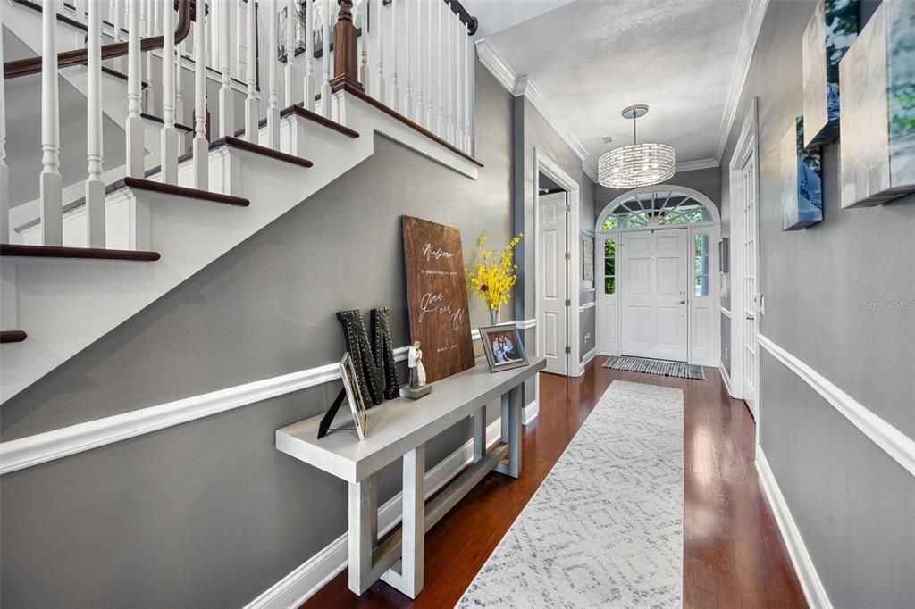 Interior, Pendant Lights, Wood Texture Flooring
