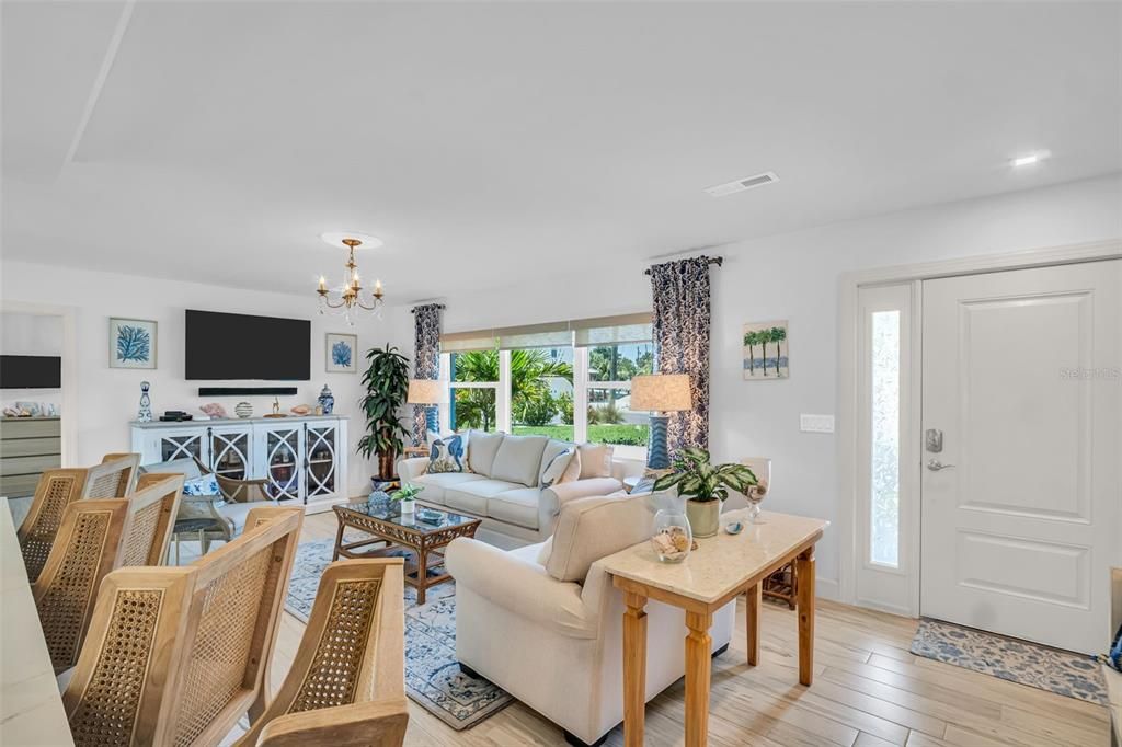 Chandelier, Interior, Living room, Recessed Lighting, Wood Texture Flooring