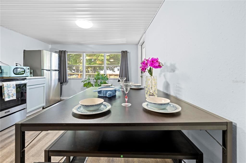 Dining room, Interior, Kitchen, Stainless Steel Appliances, Wood Texture Flooring