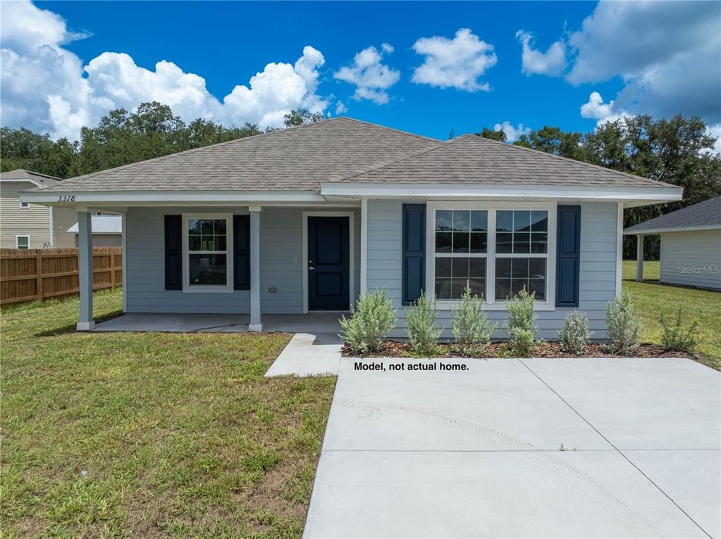 Exterior, Facade, Ranch