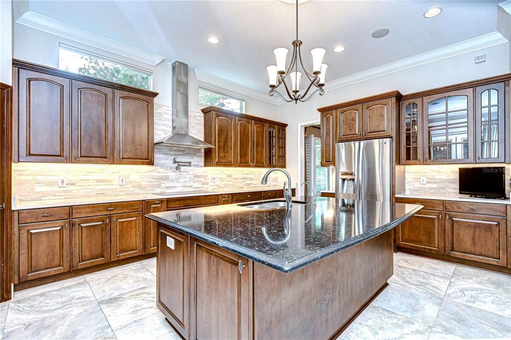 Chandelier, Interior, Kitchen, Recessed Lighting, Stainless Steel Appliances
