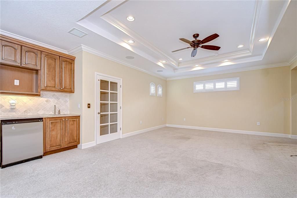 Empty room, Interior, Recessed Lighting