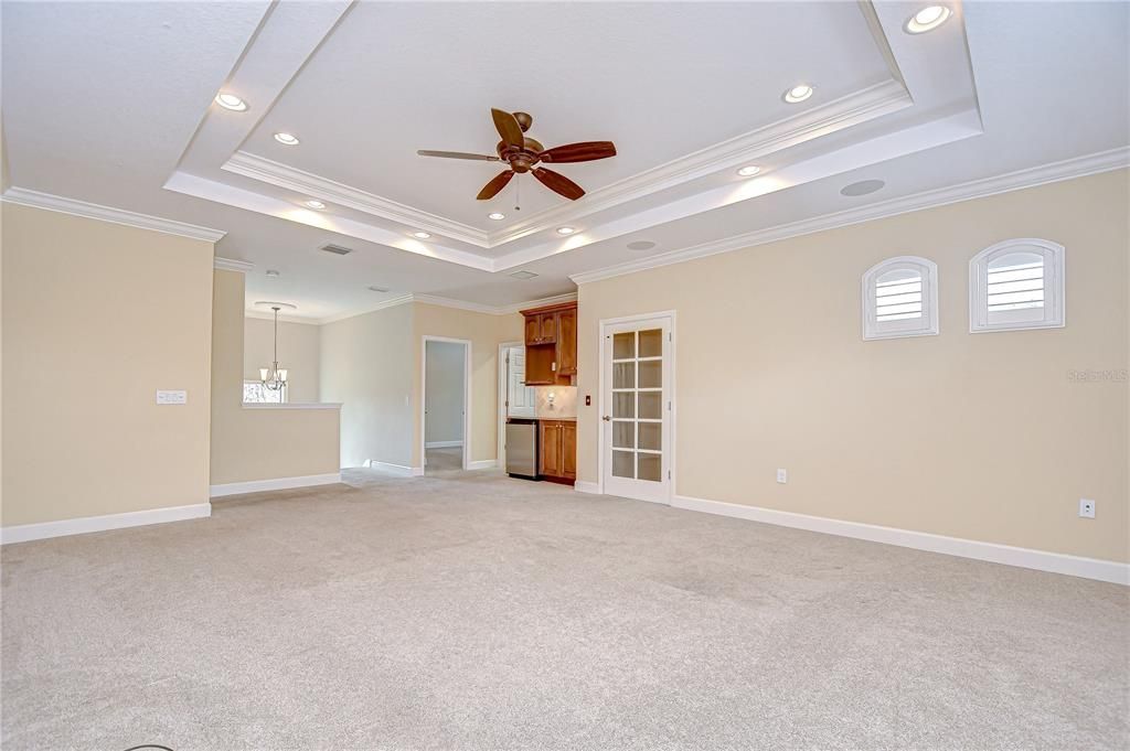 Empty room, Interior, Pendant Lights, Recessed Lighting