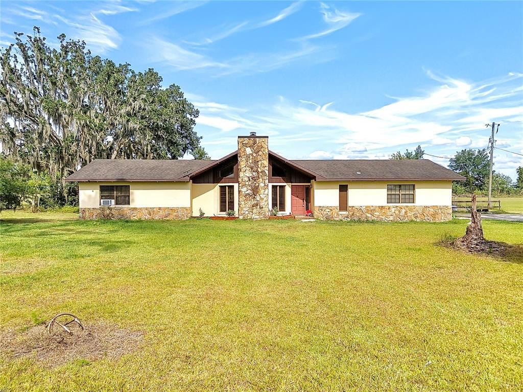 Backyard, Exterior, Facade, Ranch