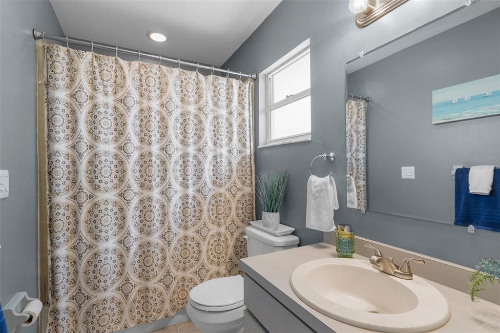 Bathroom, Interior, Recessed Lighting