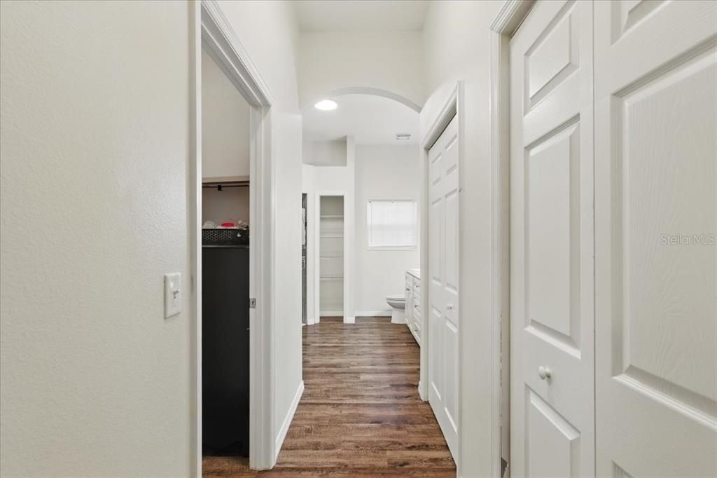 Interior, Recessed Lighting, Wood Texture Flooring