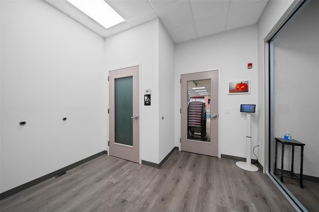 Elevator, Interior, Recessed Lighting, Wood Texture Flooring