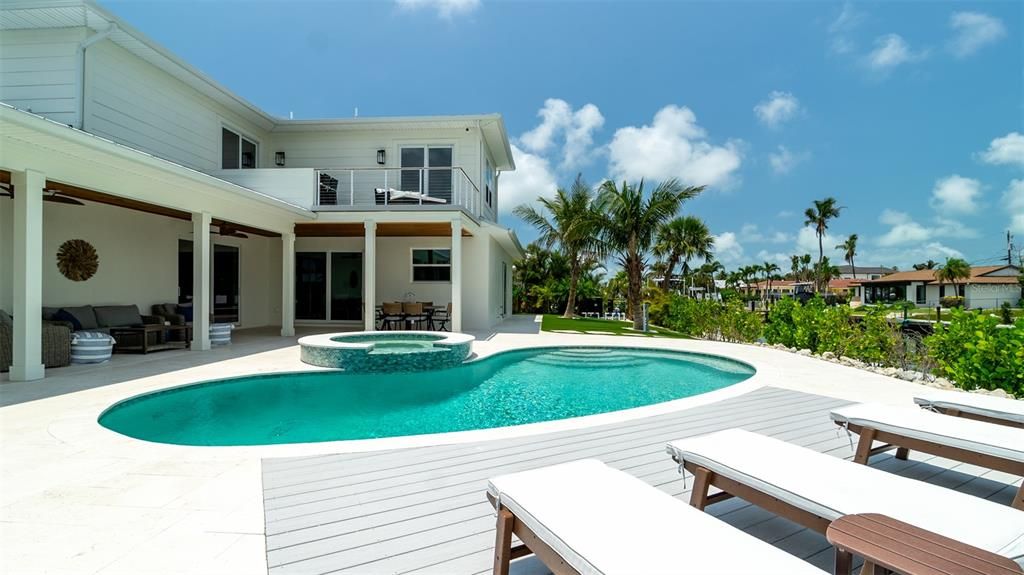 Exterior, Pool