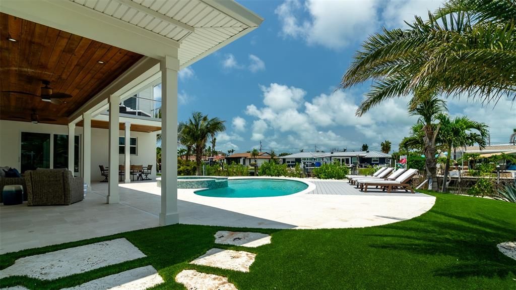 Exterior, Pool