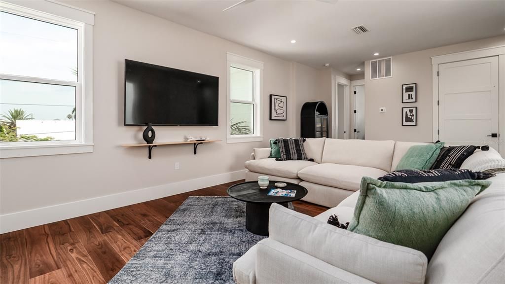 Interior, Living room, Recessed Lighting, Wood Texture Flooring