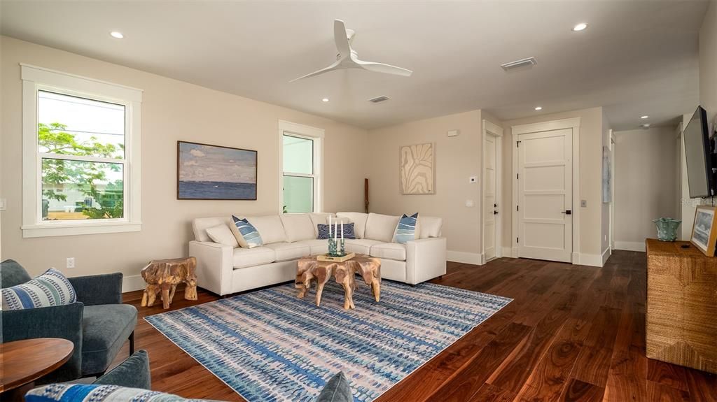 Interior, Living room, Recessed Lighting, Wood Texture Flooring