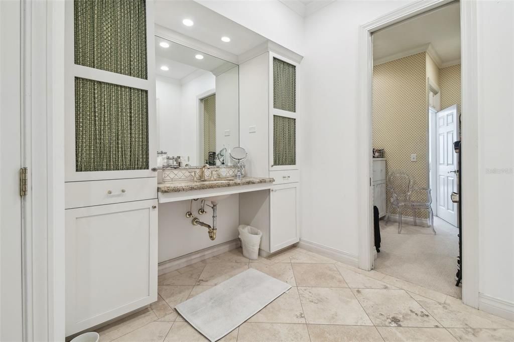 Bathroom, Interior, Recessed Lighting