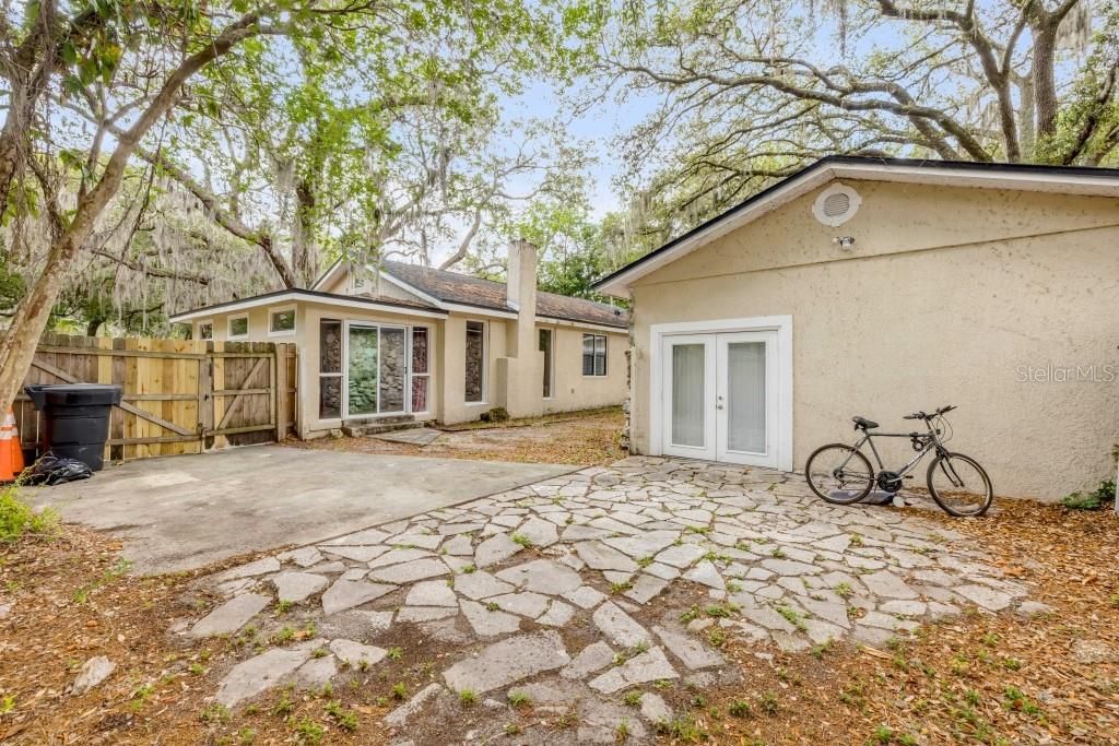 Backyard, Exterior