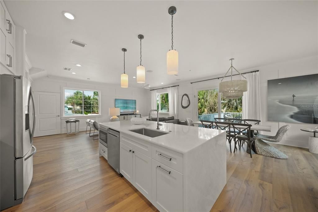 Dining room, Interior, Kitchen, Pendant Lights, Recessed Lighting, Wood Texture Flooring