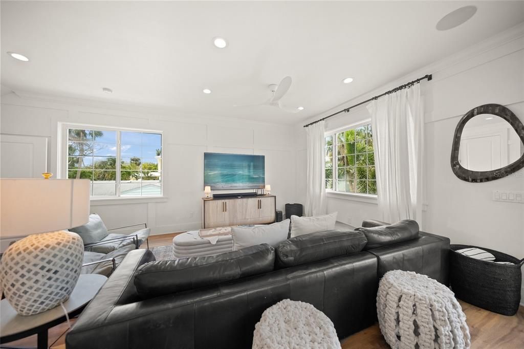 Interior, Living room, Recessed Lighting, Wood Texture Flooring