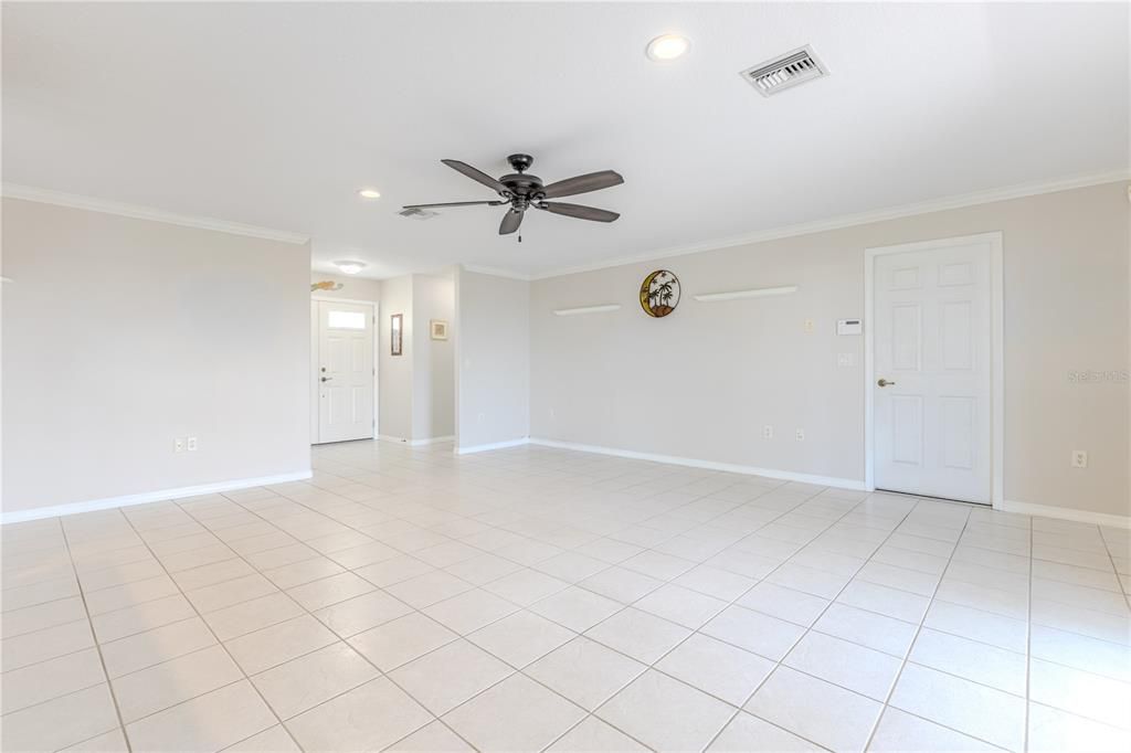 Empty room, Interior, Recessed Lighting