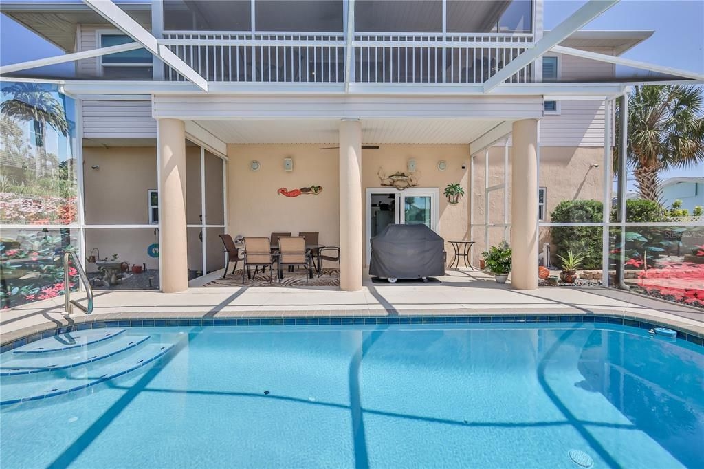 Interior, Pool, Sun Room