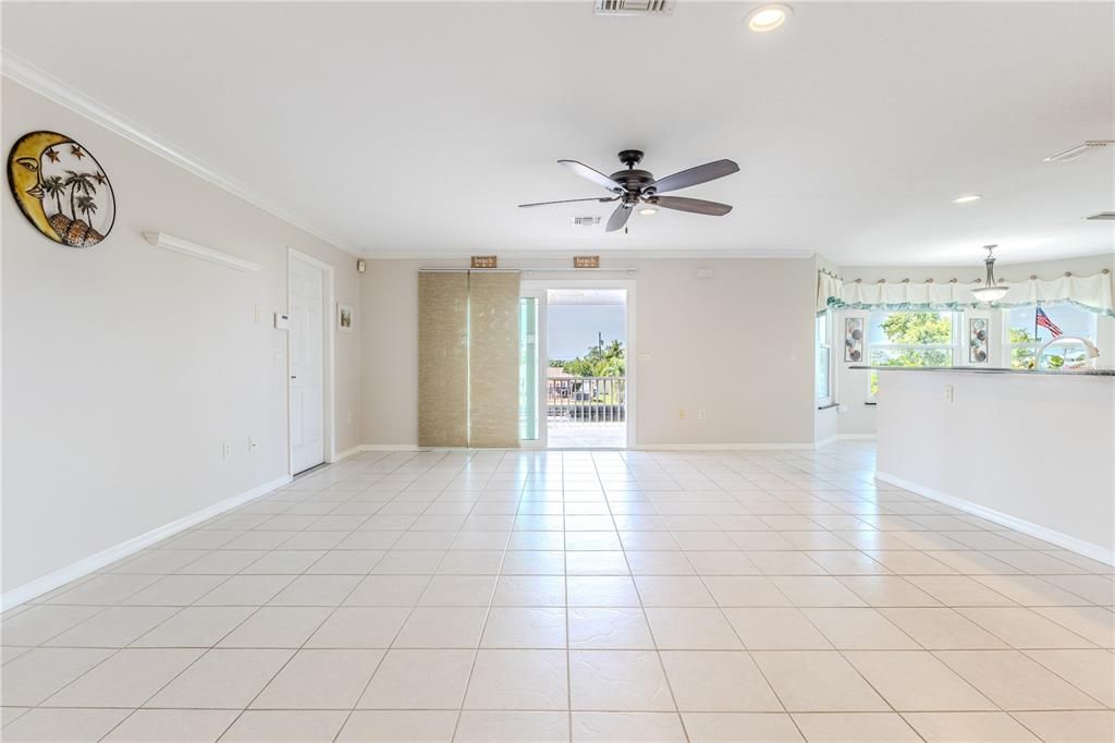 Empty room, Interior, Recessed Lighting