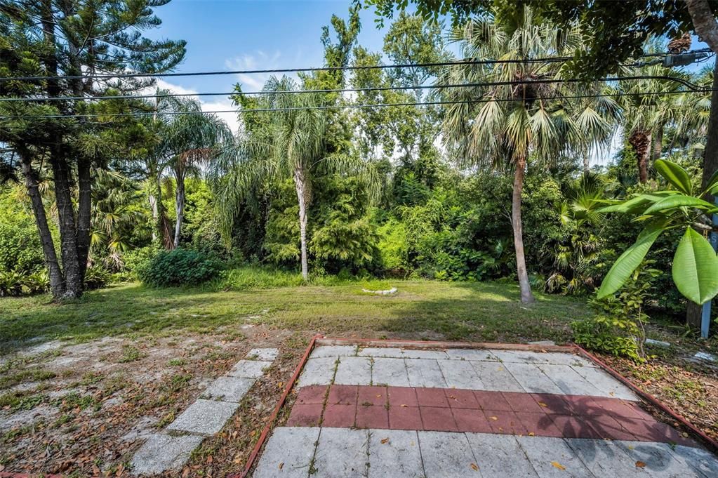 Backyard, Exterior