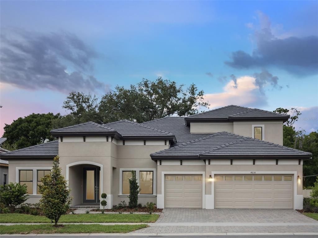 Attached, Exterior, Facade, Mediterranean