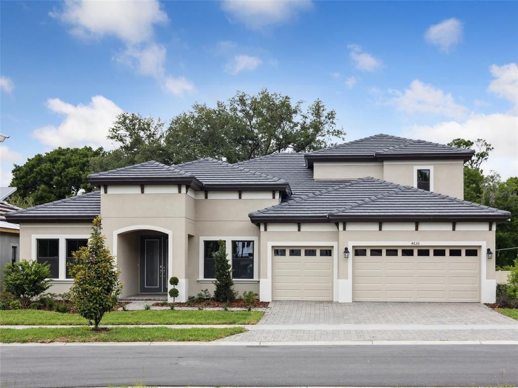 Attached, Exterior, Facade, Mediterranean