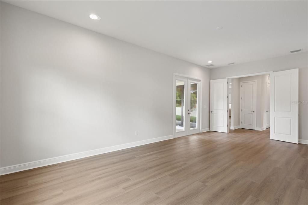 Empty room, Interior, Recessed Lighting, Wood Texture Flooring
