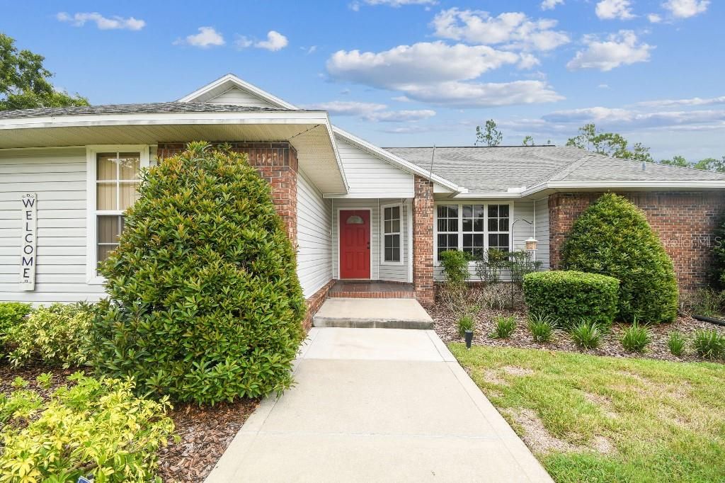 Exterior, Facade, Brick Facade, Ranch