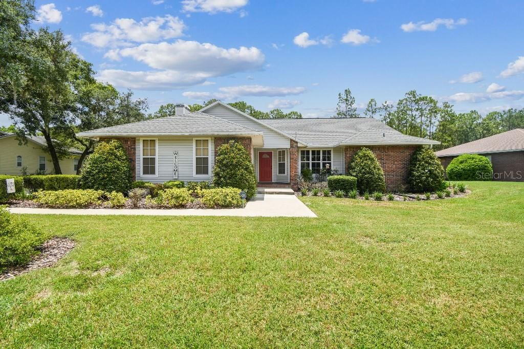 Backyard, Exterior, Facade, Brick Facade, Ranch
