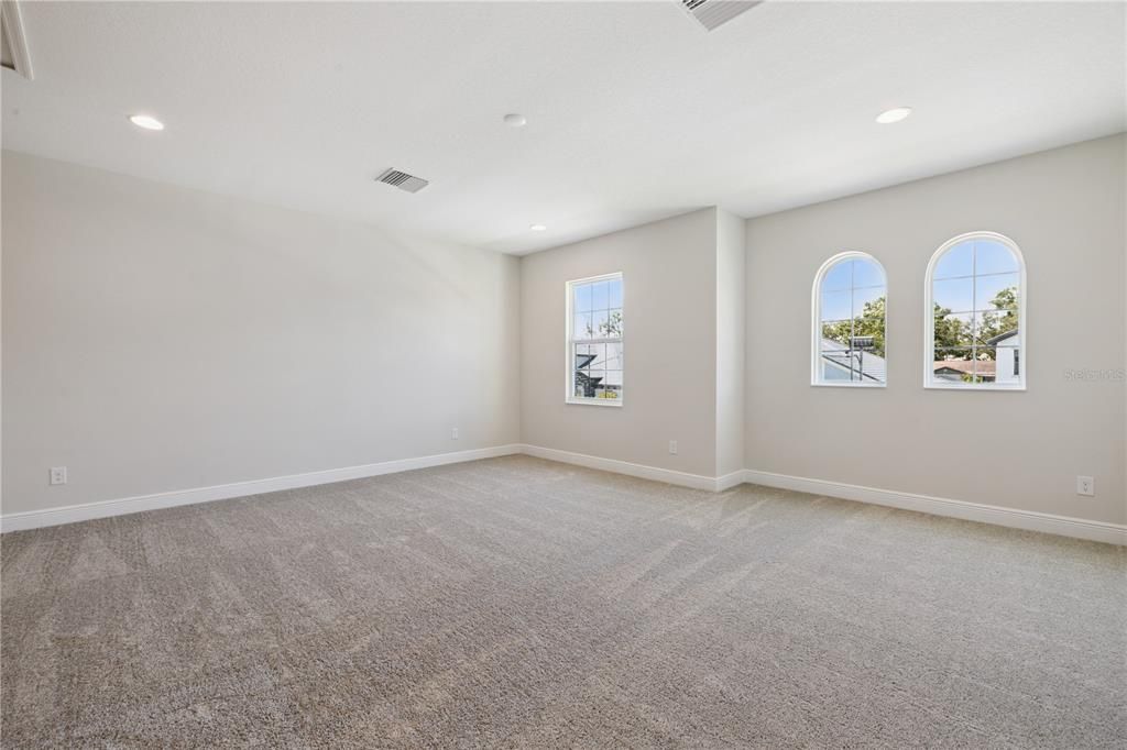 Empty room, Interior, Recessed Lighting