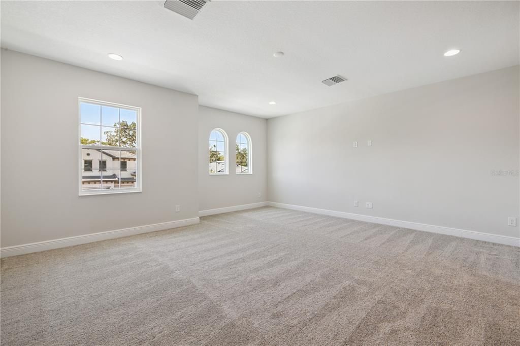 Empty room, Interior, Recessed Lighting