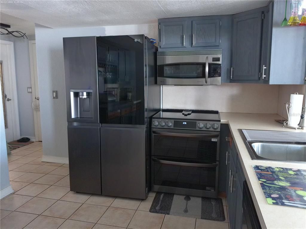 Interior, Kitchen, Stainless Steel Appliances
