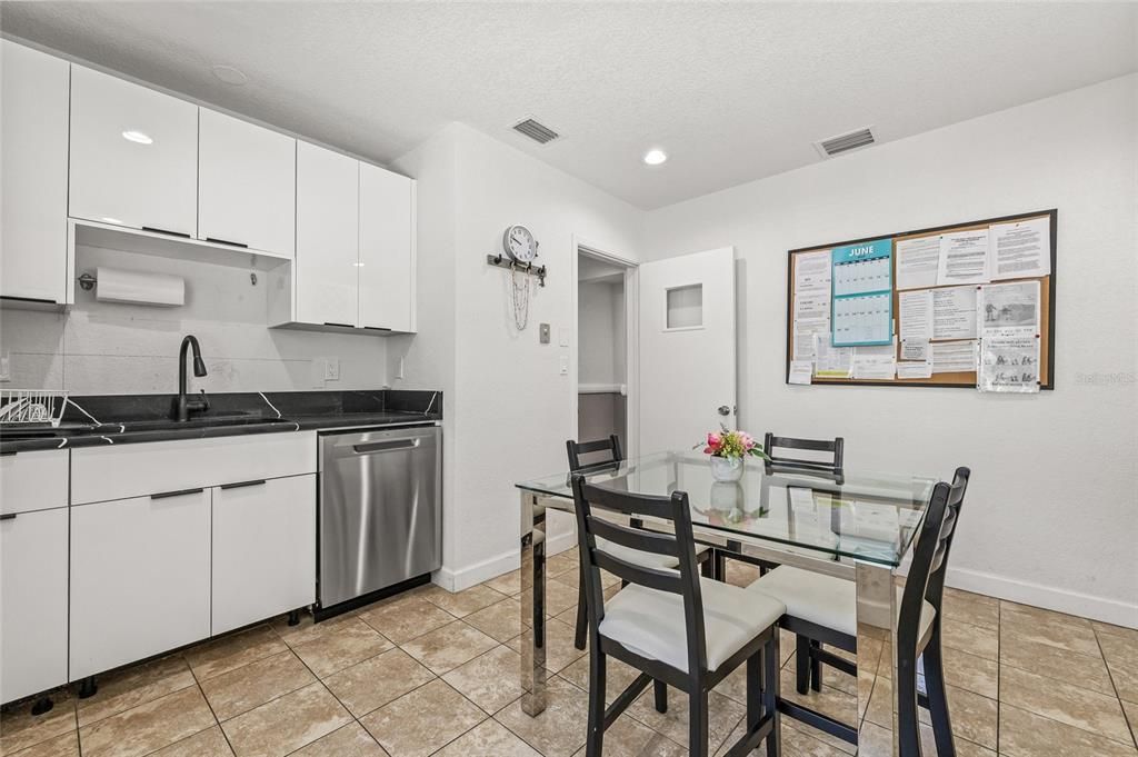Dining room, Interior, Kitchen, Recessed Lighting
