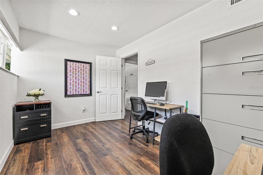 Home Office, Interior, Recessed Lighting, Wood Texture Flooring