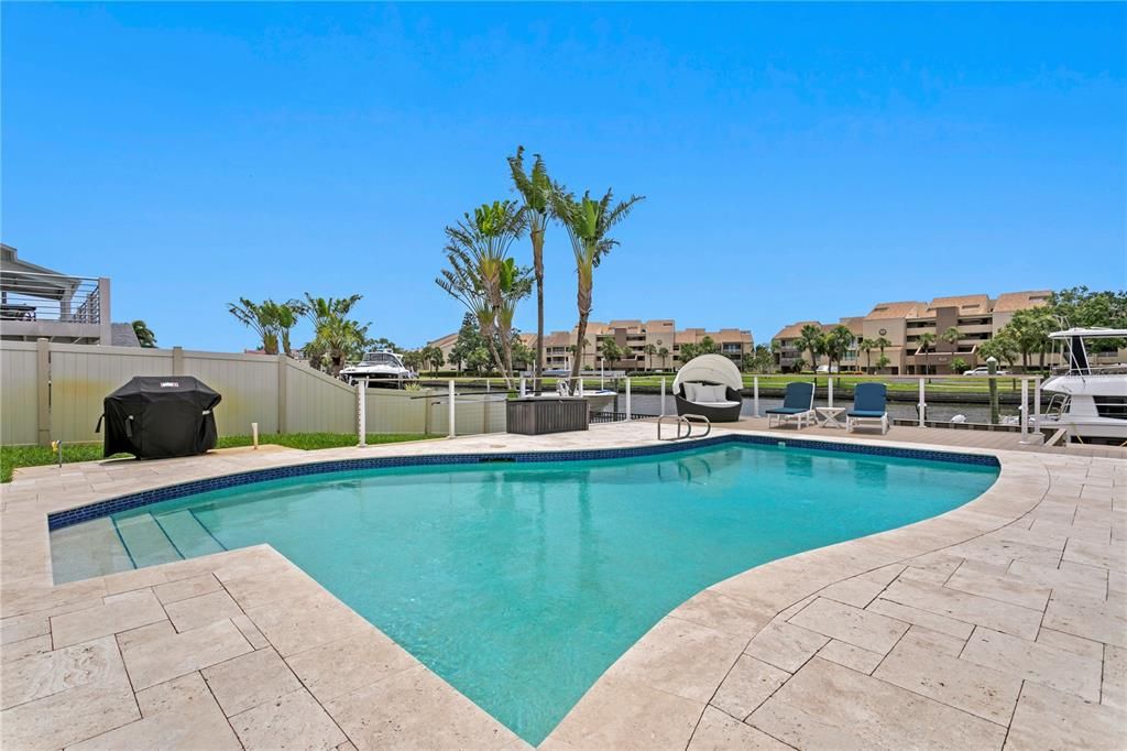 Exterior, Pool