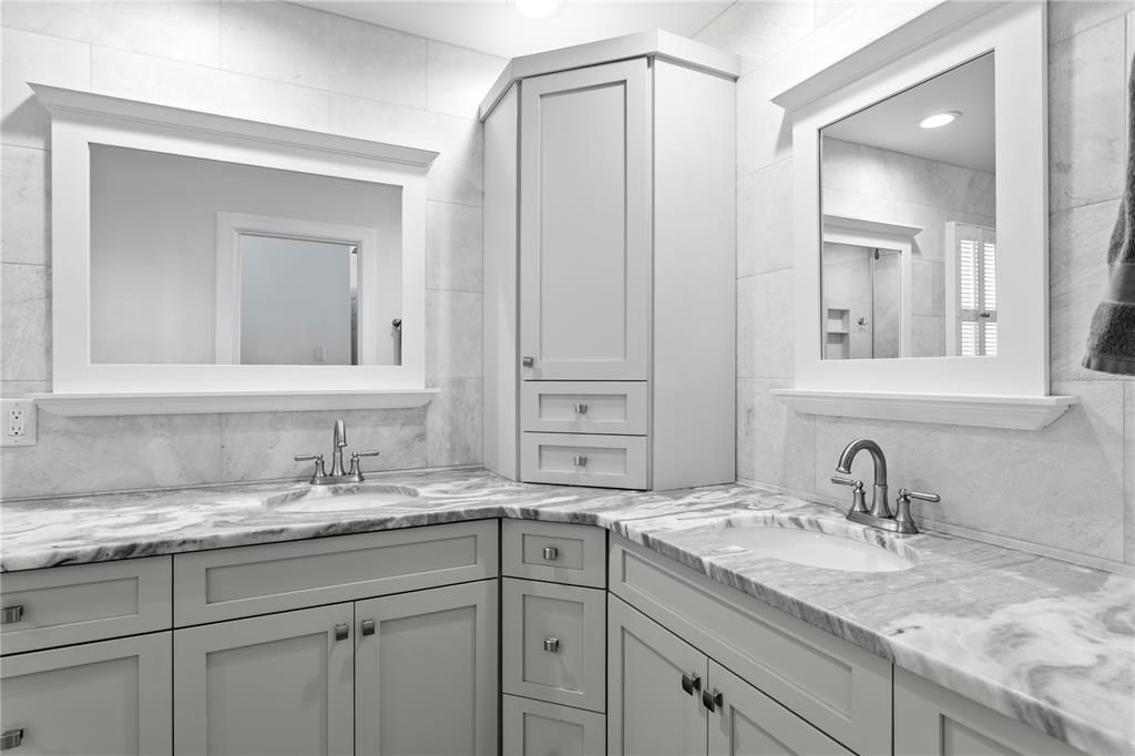 Bathroom, Interior, Recessed Lighting