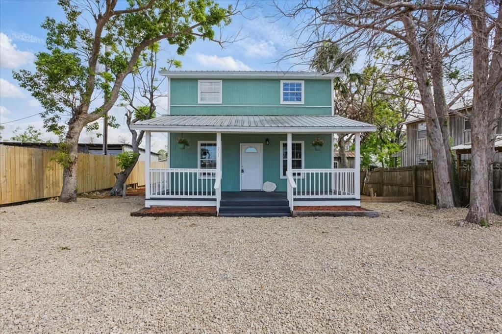 Backyard, Exterior, Facade, American Foursquare