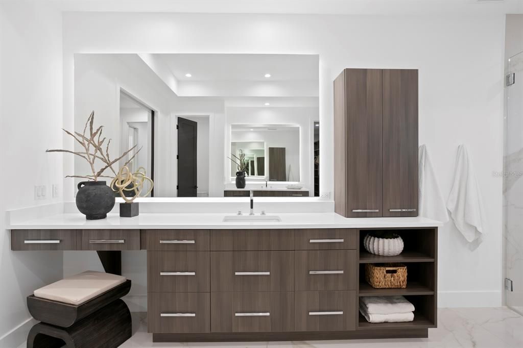 Bathroom, Dual Sink Vanities, Interior, Marble, Recessed Lighting