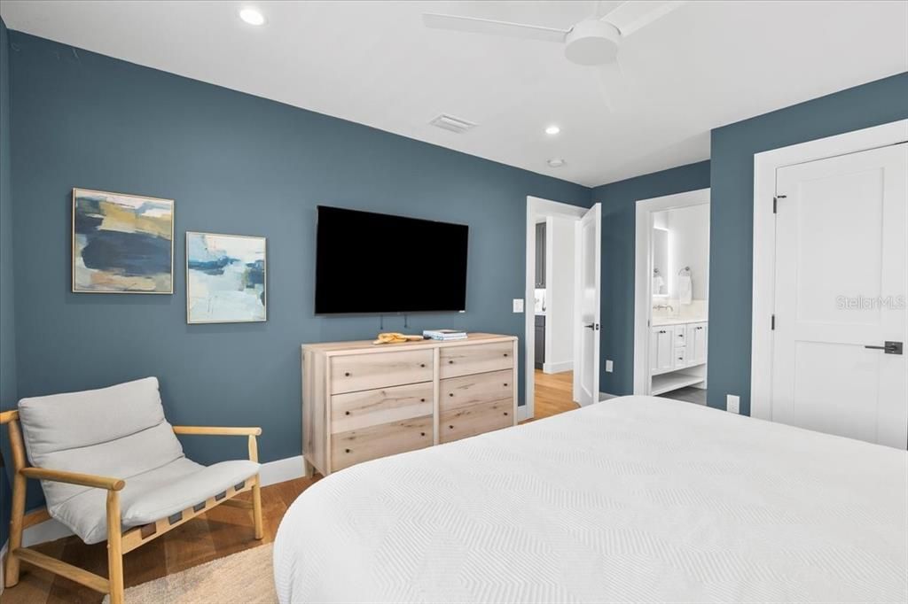 Bedroom, Interior, Recessed Lighting, Wood Texture Flooring