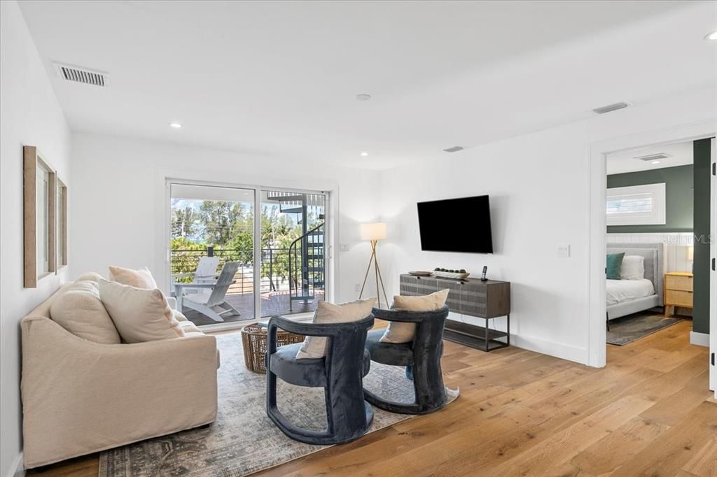 Bedroom, Interior, Living room, Recessed Lighting, Wood Texture Flooring