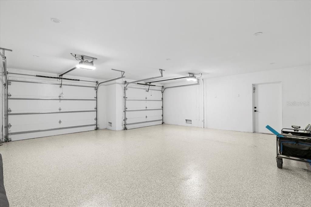 Garage, Interior