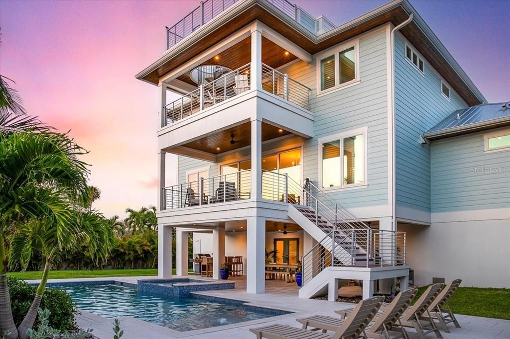 Exterior, Pool