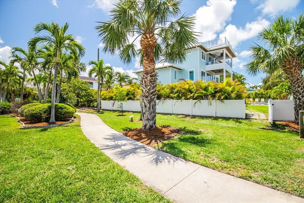 Backyard, Exterior
