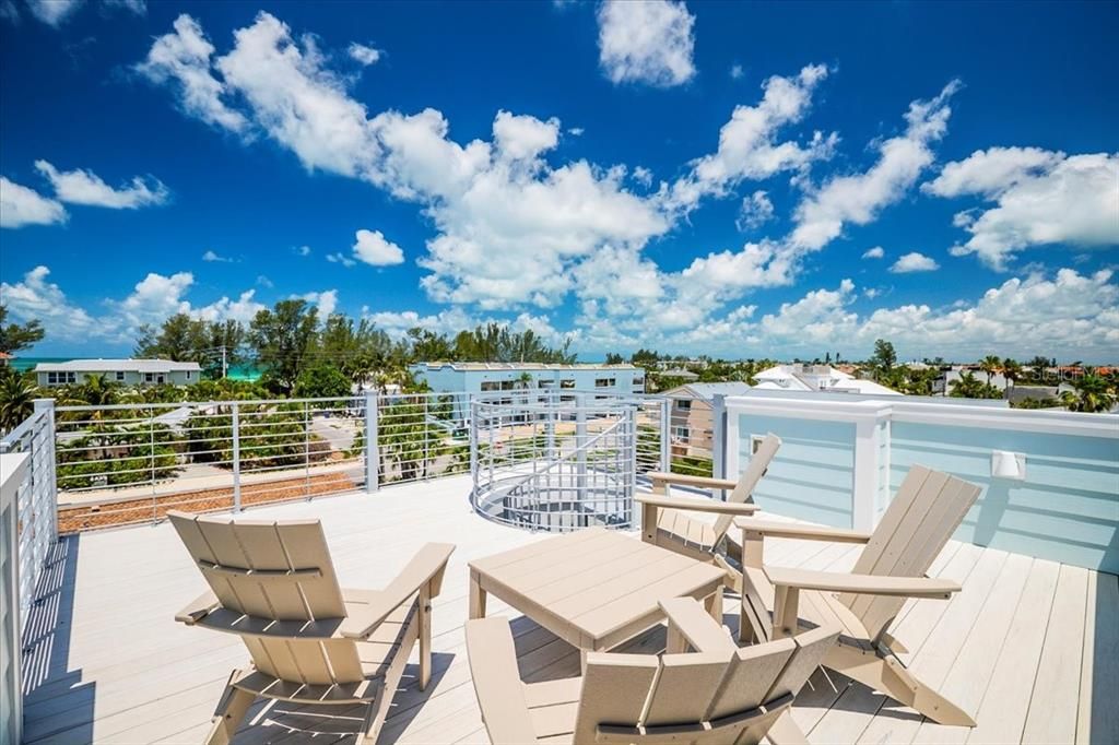 Exterior, Pool, Other