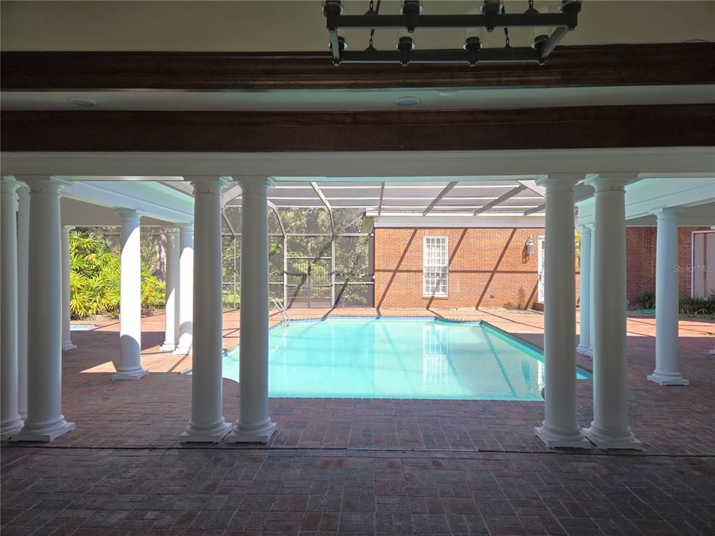 Interior, Pool, Sun Room