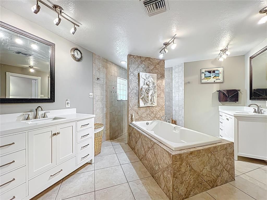 Bathroom, Dual Sink Vanities, Interior