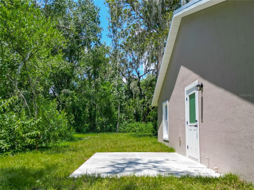 Backyard, Exterior